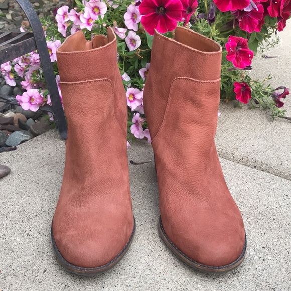 ☀️ Lucky Brand Liesell Orange Red Leather suede heeled Booties - Picture 3 of 16
